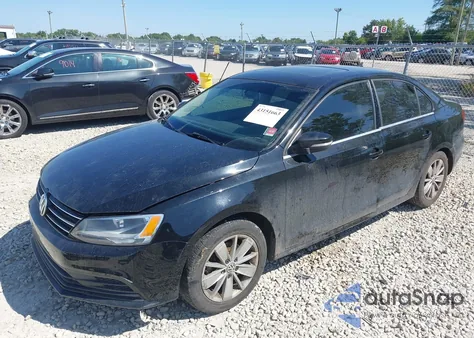 2015 Volkswagen Jetta 1.8T Se z USA, uszkodzony, nr VIN 3VWD07AJ0FM255204